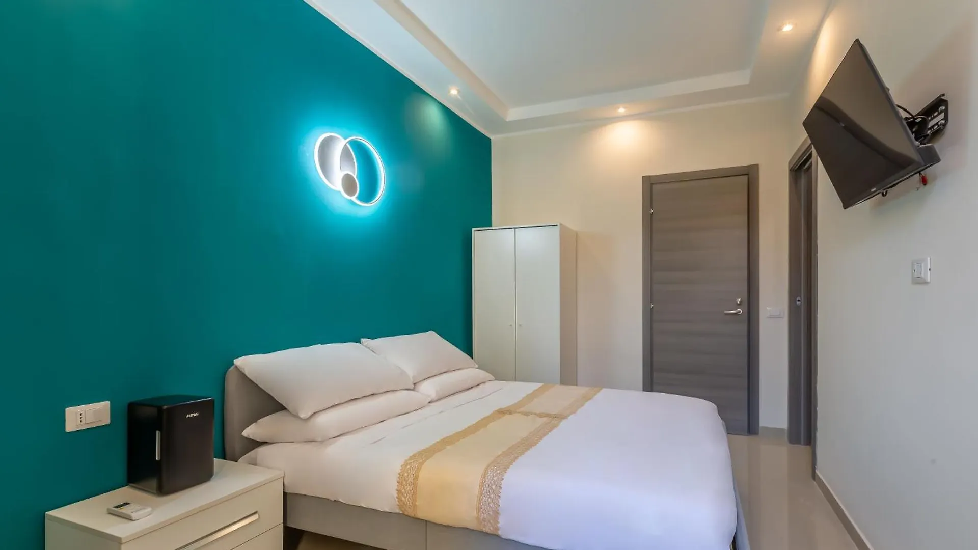 Hyper Lodge Termini Rome 0*,  Italy